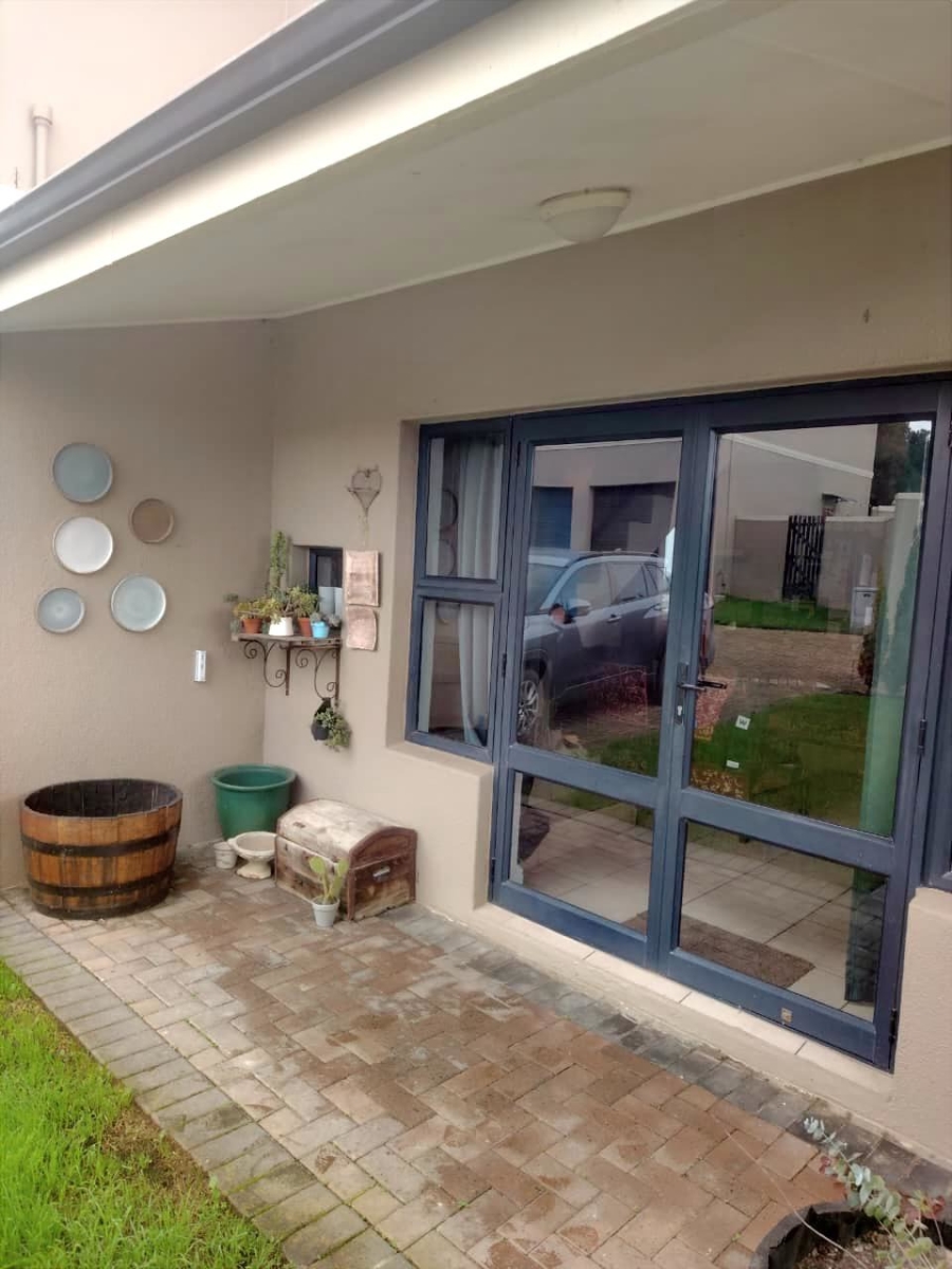 3 Bedroom Property for Sale in The Crest Western Cape